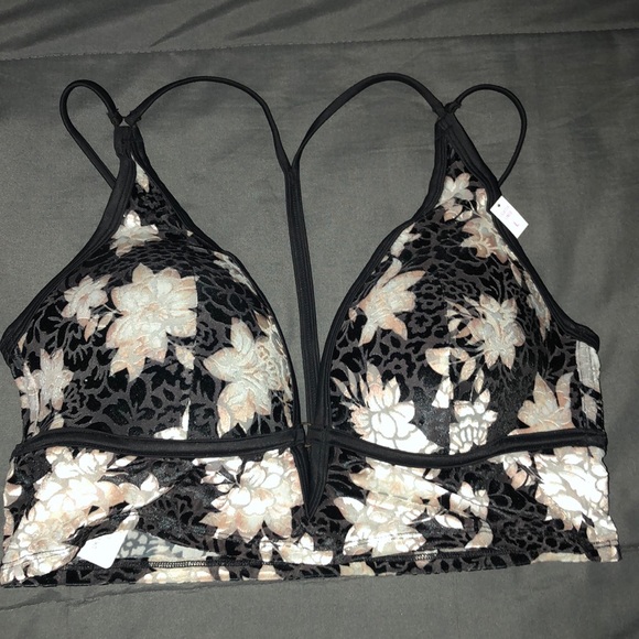 PINK Victoria's Secret Other - NWT PINK lightly lined strappy bralette